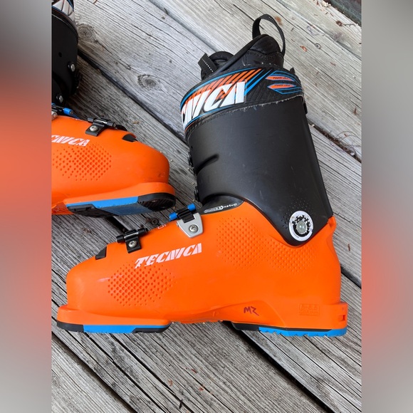 Tecnica Mach1 LV 130 Flex size 25.5 Ski Boot - Picture 3 of 13